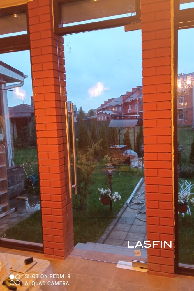 Витражное остекление террасы в Москве фотография